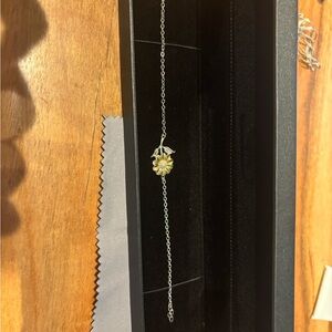 Elegant Silver and Gold Daisy Necklace